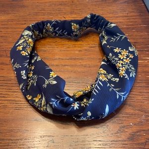 Blue floral headband with twist